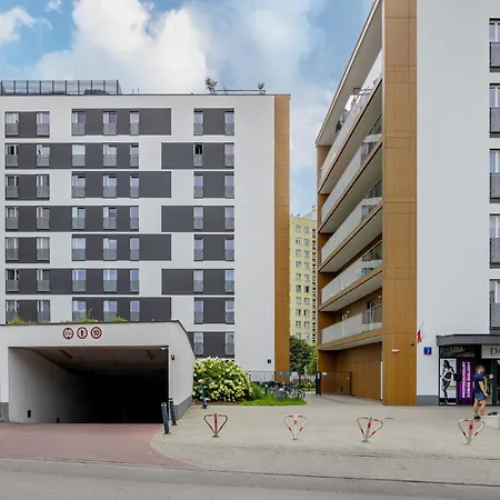 Lejlighed With Terrace & Parking By Renters *