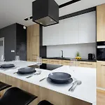 With Terrace & Parking By Renters