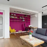 With Terrace & Parking By Renters Varsóvia