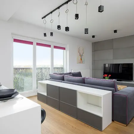 With Terrace & Parking By Renters