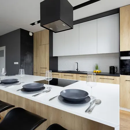 With Terrace & Parking By Renters