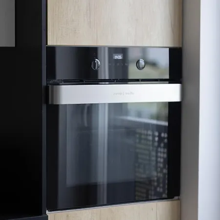 With Terrace & Parking By Renters Apartment