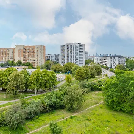 With Terrace & Parking By Renters *