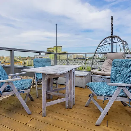 With Terrace & Parking By Renters Warsaw